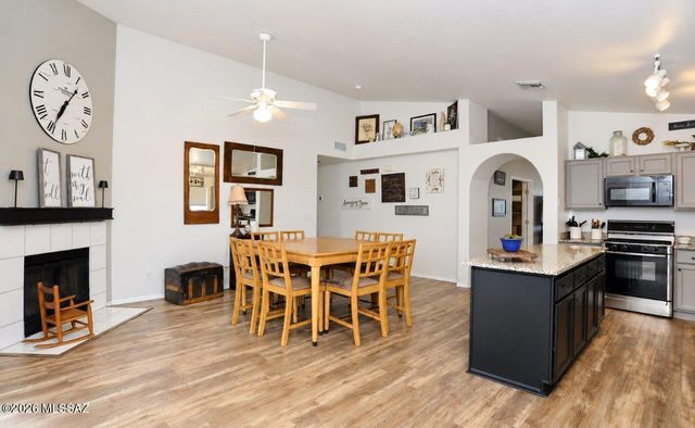 8906 N Cahill Way, Tucson, AZ 85742
