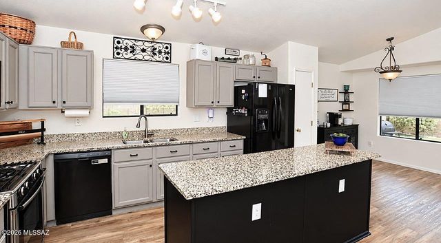 8906 N Cahill Way, Tucson, AZ 85742