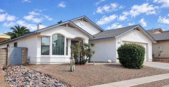 8906 N Cahill Way, Tucson, AZ 85742
