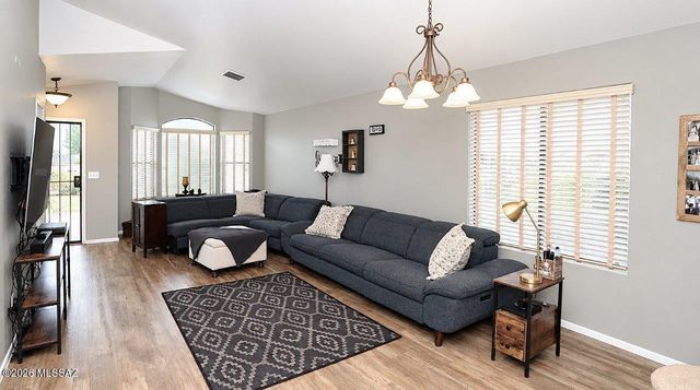 8906 N Cahill Way, Tucson, AZ 85742