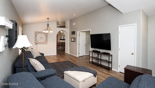 8906 N Cahill Way, Tucson, AZ 85742