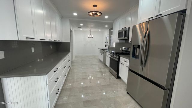 6842 N 14TH Streets, Phoenix, AZ 85014