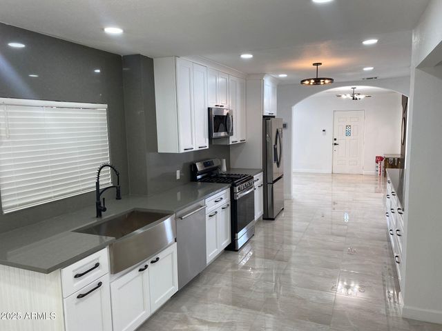 6842 N 14TH Streets, Phoenix, AZ 85014