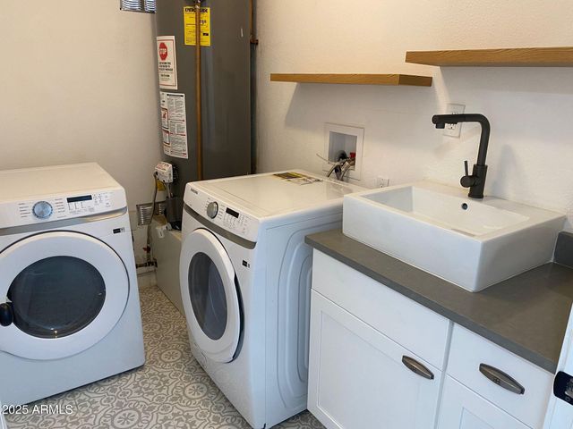 6842 N 14TH Streets, Phoenix, AZ 85014