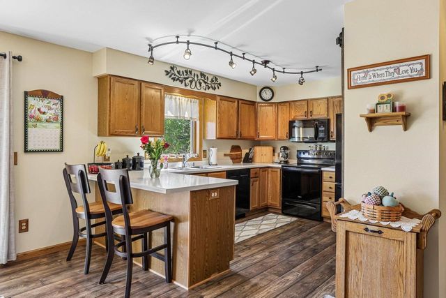 422 Oakwood Drive, Oregon, WI 53575