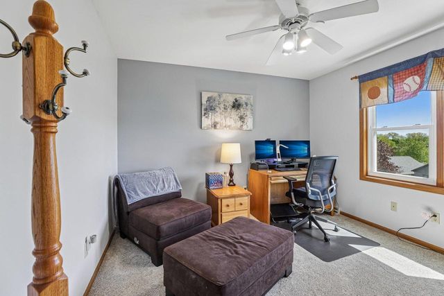 422 Oakwood Drive, Oregon, WI 53575