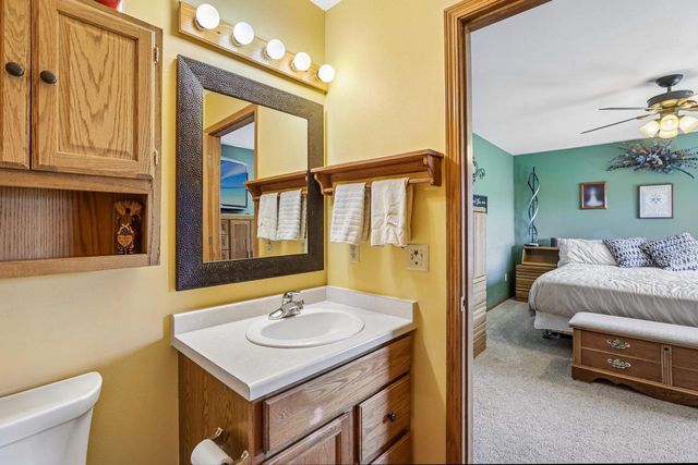 422 Oakwood Drive, Oregon, WI 53575
