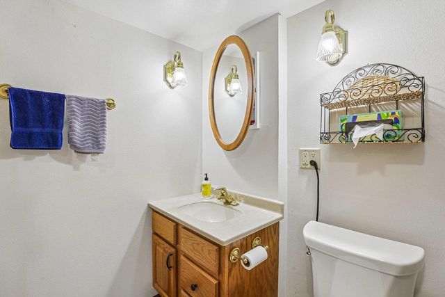 422 Oakwood Drive, Oregon, WI 53575