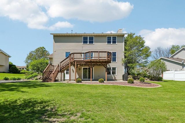 422 Oakwood Drive, Oregon, WI 53575