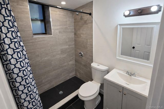 32 Radde Place, Brooklyn, NY 11233