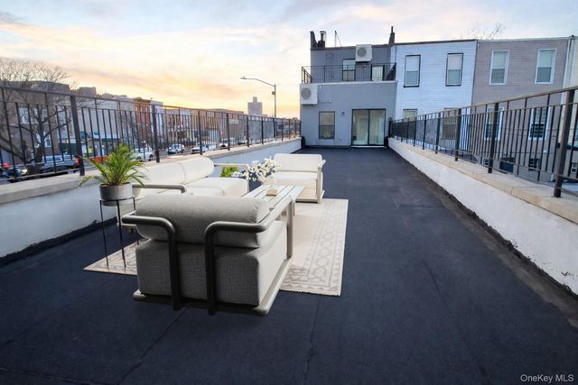 32 Radde Place, Brooklyn, NY 11233