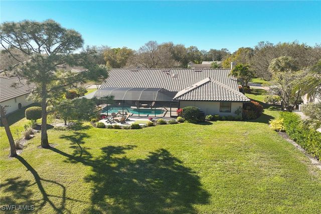 208 Silverado DR, Naples, FL 34119