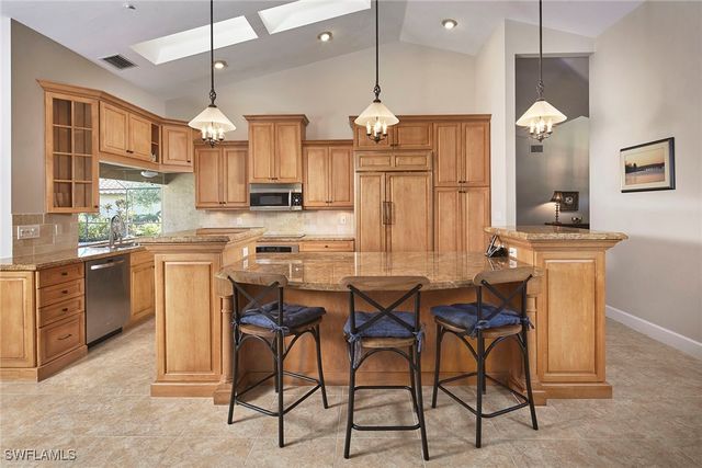 208 Silverado DR, Naples, FL 34119