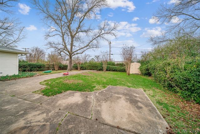 1335 N McFarland Place, Claremore, OK 74017