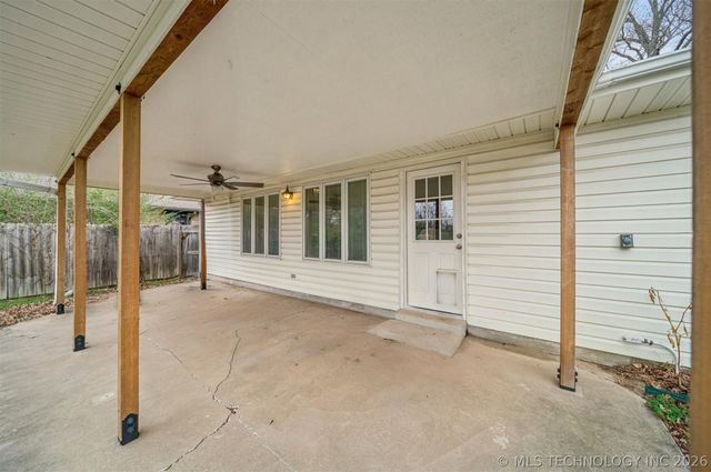 1335 N McFarland Place, Claremore, OK 74017