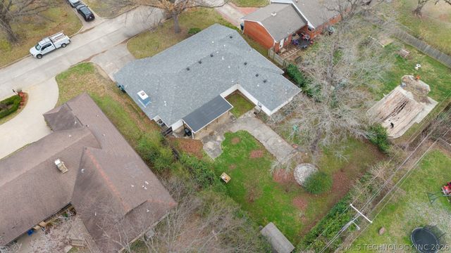 1335 N McFarland Place, Claremore, OK 74017