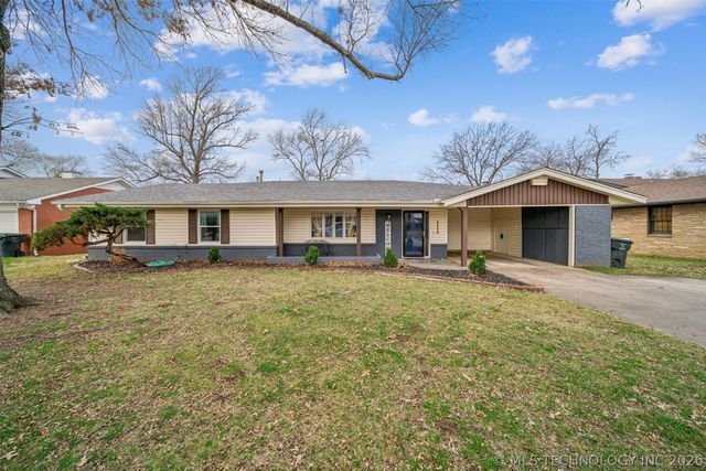 1335 N McFarland Place, Claremore, OK 74017