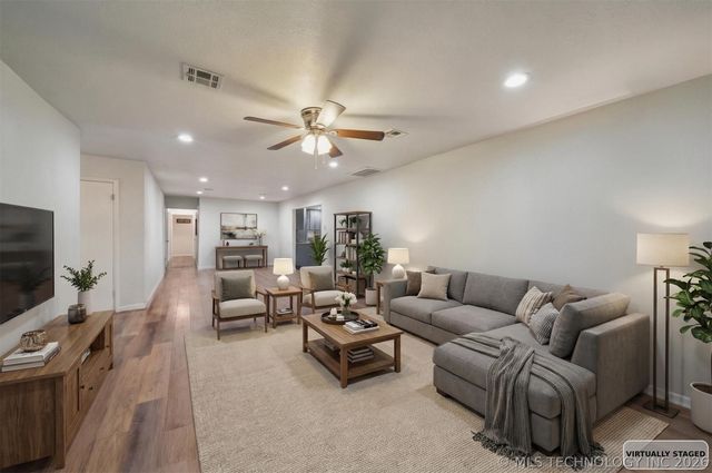 1335 N McFarland Place, Claremore, OK 74017