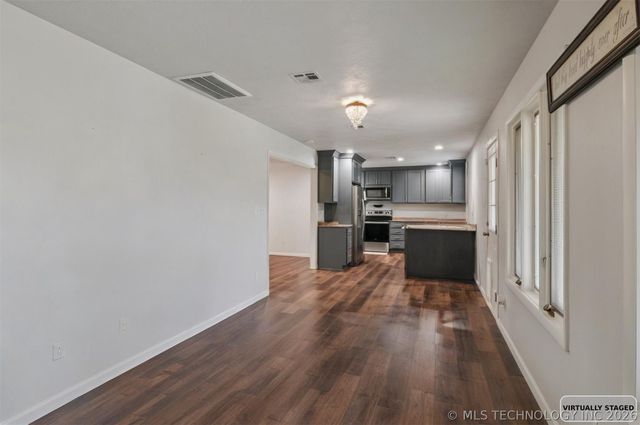 1335 N McFarland Place, Claremore, OK 74017