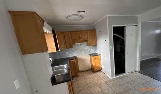 2731 AVE H, Council Bluffs, IA 51501