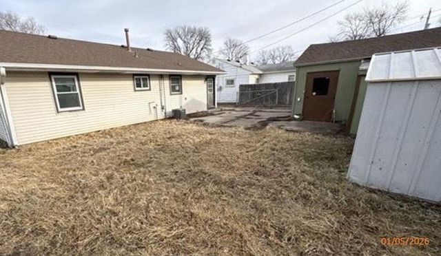 2731 AVE H, Council Bluffs, IA 51501