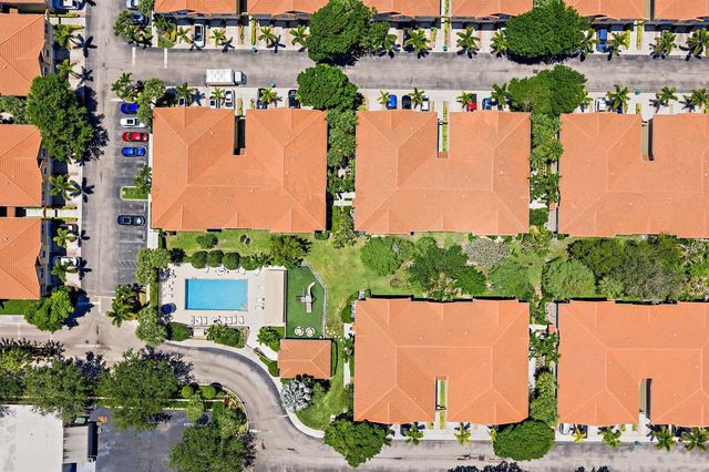 114 Lighthouse Circle Unit C, Tequesta, FL 33469