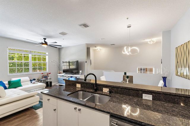 114 Lighthouse Circle Unit C, Tequesta, FL 33469