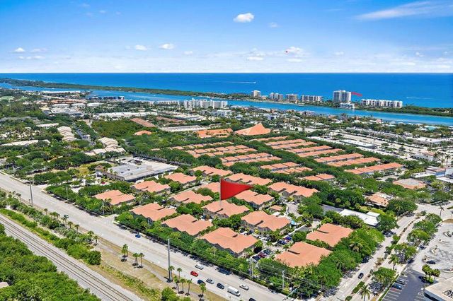 114 Lighthouse Circle Unit C, Tequesta, FL 33469