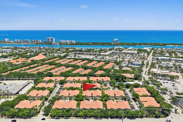 114 Lighthouse Circle Unit C, Tequesta, FL 33469