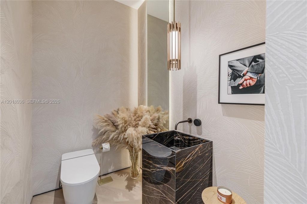 Image 11 of property listing at 1092 N Venetian Dr, Miami, FL 33139