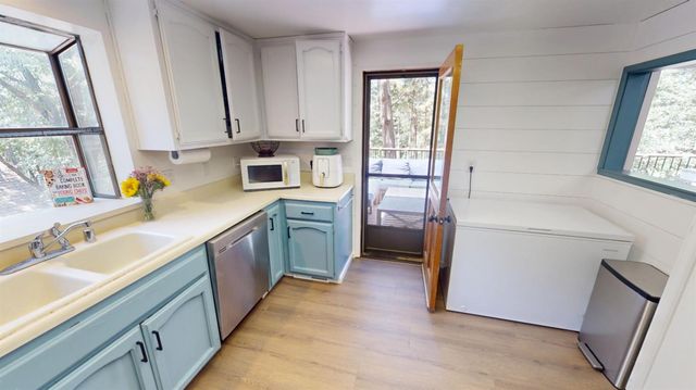 15798 Names Dr, Grass Valley, CA 95949
