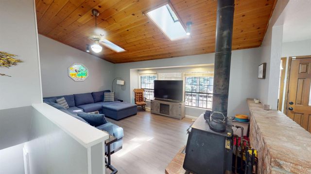 15798 Names Dr, Grass Valley, CA 95949