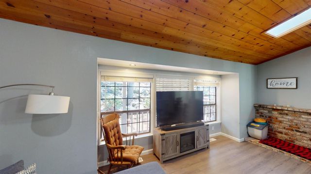 15798 Names Dr, Grass Valley, CA 95949