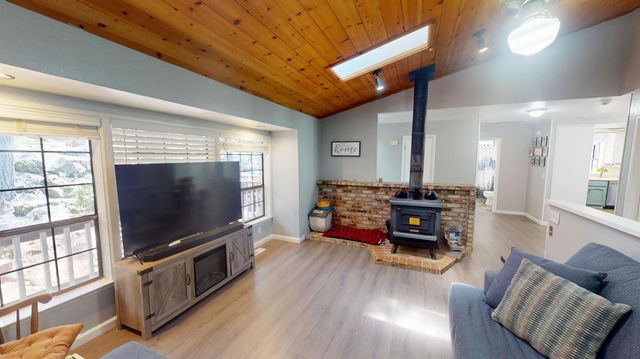15798 Names Dr, Grass Valley, CA 95949