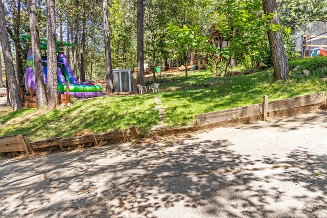 15798 Names Dr, Grass Valley, CA 95949