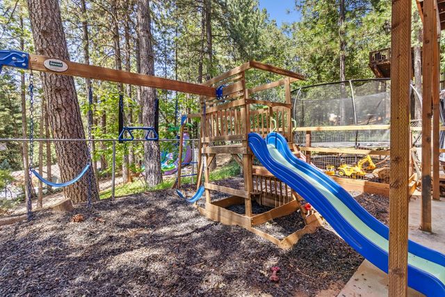 15798 Names Dr, Grass Valley, CA 95949