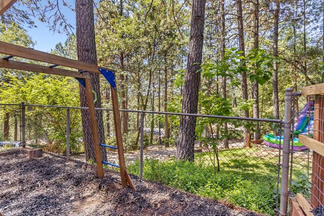 15798 Names Dr, Grass Valley, CA 95949
