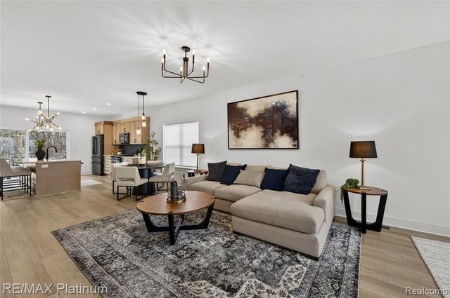 1652 Pinecroft Lane, Howell, MI 48855