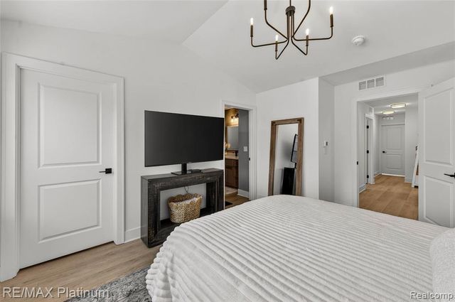 1652 Pinecroft Lane, Howell, MI 48855