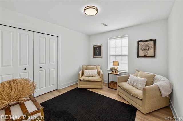 1652 Pinecroft Lane, Howell, MI 48855