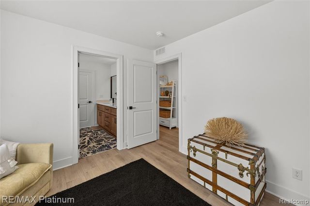 1652 Pinecroft Lane, Howell, MI 48855