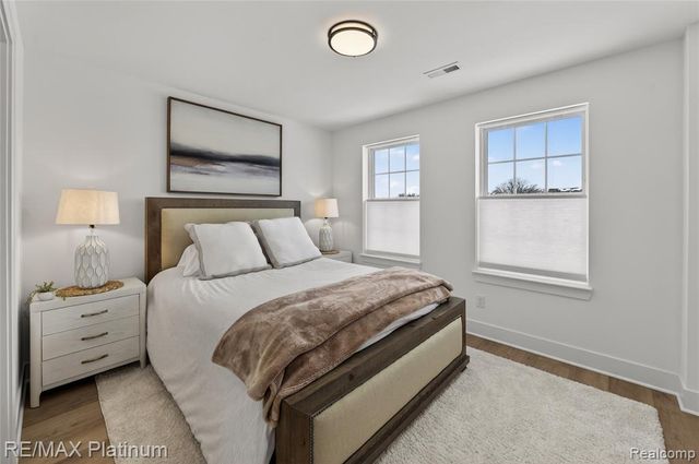 1652 Pinecroft Lane, Howell, MI 48855