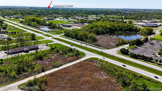 1652 Pinecroft Lane, Howell, MI 48855