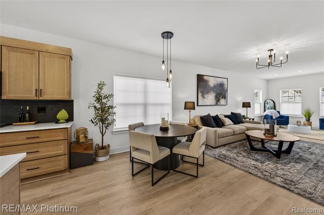 1652 Pinecroft Lane, Howell, MI 48855