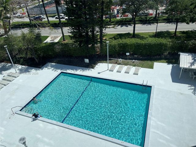 20100 W Country Club Drive 507, Aventura, FL 33180