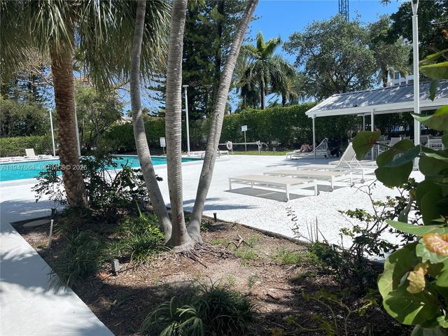 20100 W Country Club Drive 507, Aventura, FL 33180