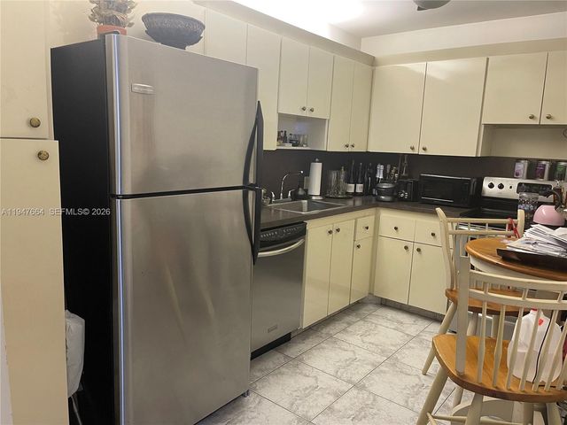 20100 W Country Club Drive 507, Aventura, FL 33180