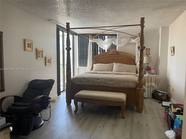 20100 W Country Club Drive 507, Aventura, FL 33180