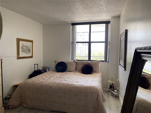 20100 W Country Club Drive 507, Aventura, FL 33180