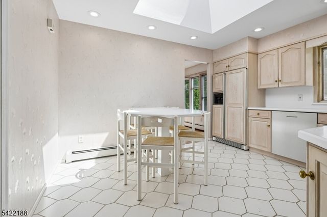 96 Harrison Ave, Roseland Boro, NJ 07068
